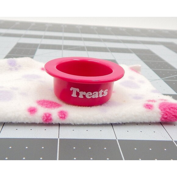American Girl Doll Ginger the Cat Travel Blanket And Treat Bowl - Picture 5 of 5